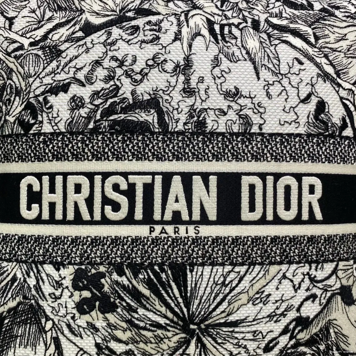 CHRISTIAN PILLOW BLACK MOTIF WORLD 0820